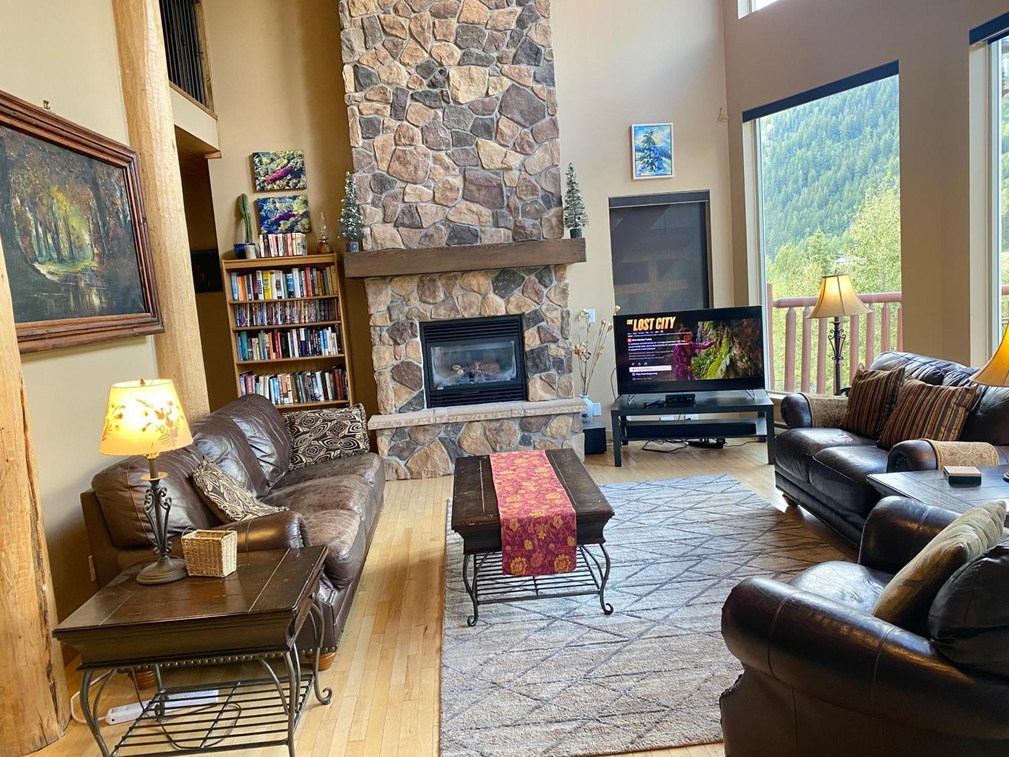 Morrisey Chalet At Sun Peaks Εξωτερικό φωτογραφία
